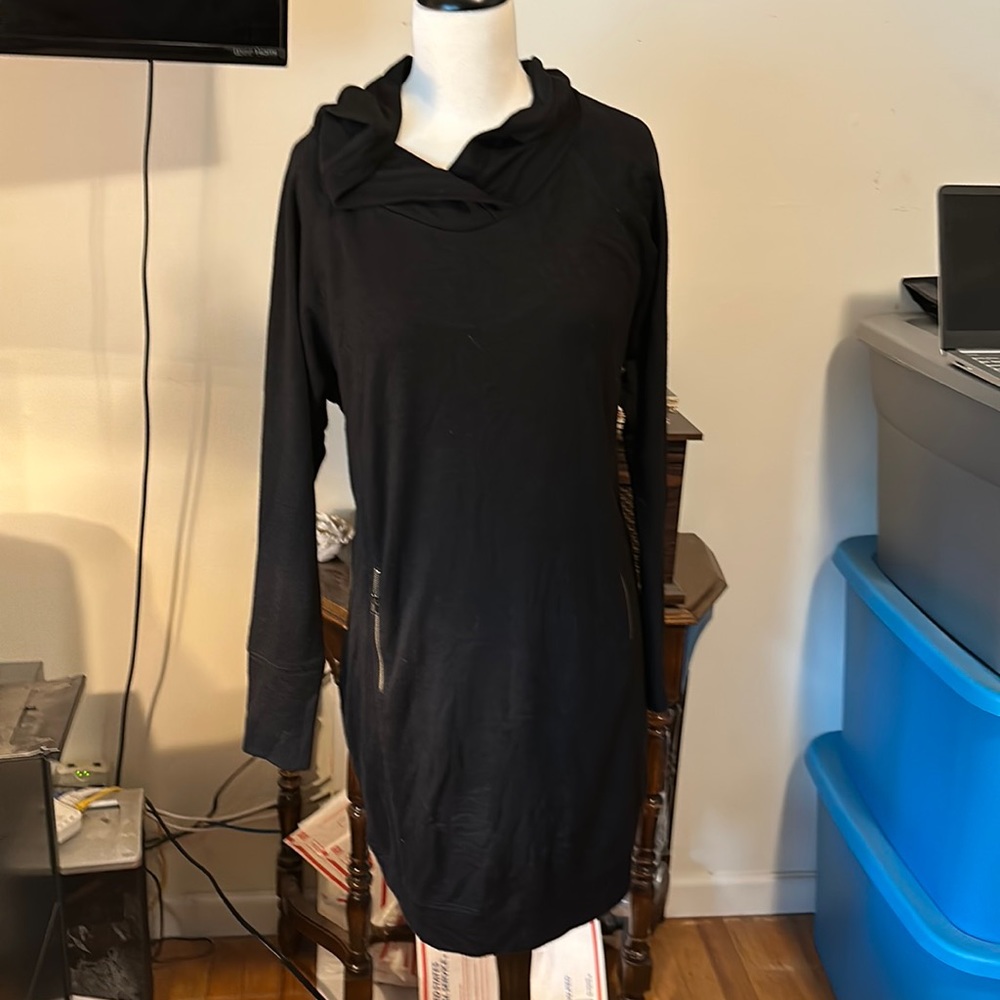 Super cute hooded black dress!